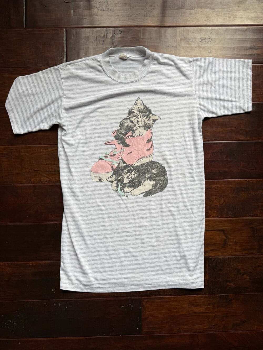 Vintage 90s Kitty Cat Lover Morning Sun Graphic Long T-Shirt